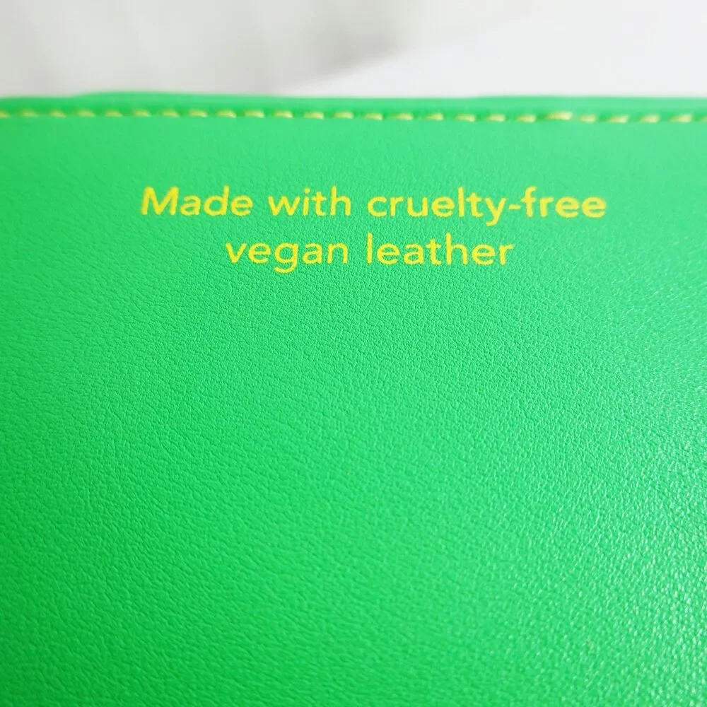 Tata Harper Green Vanity/Travel Case with zipper sq box 5 x6 yellow inside